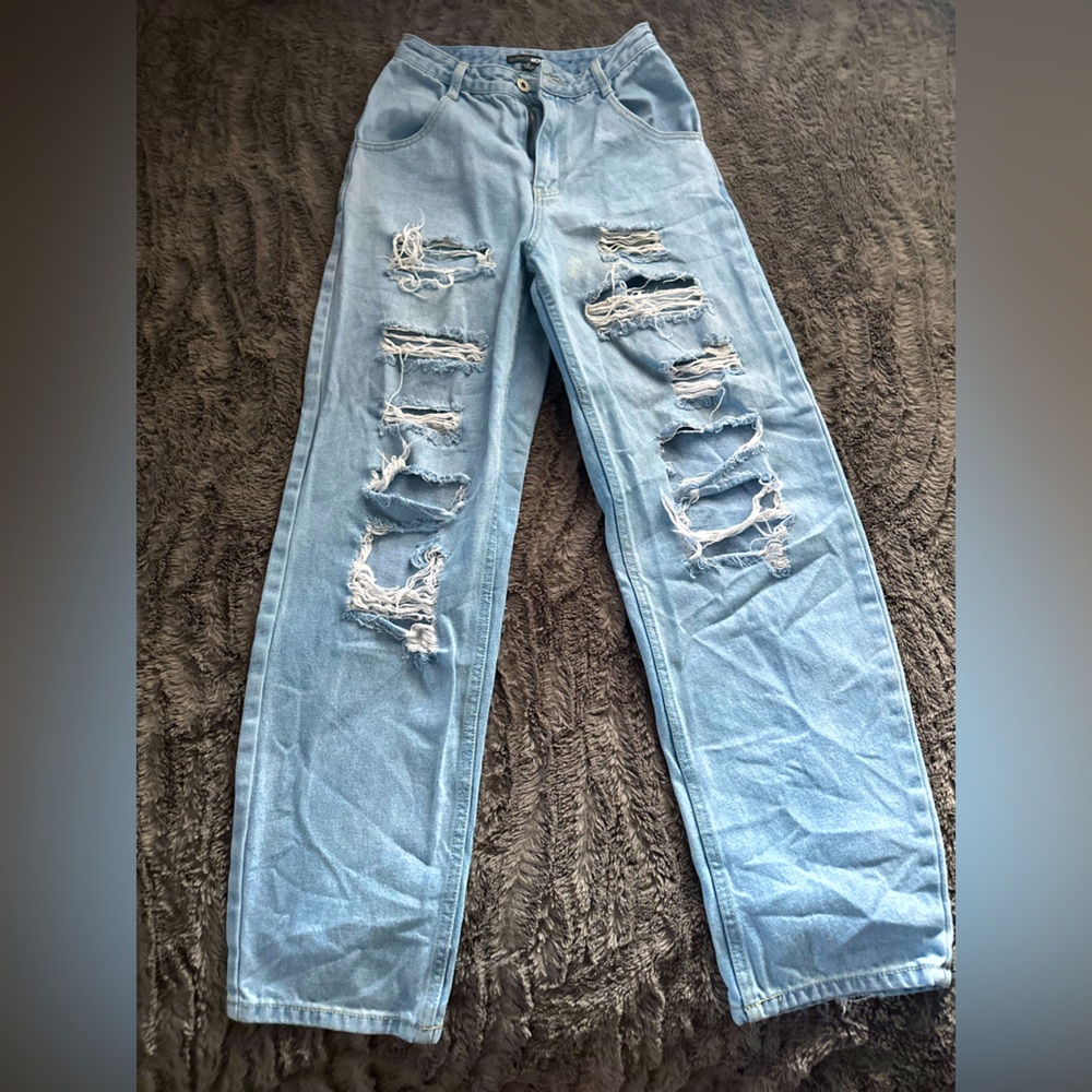 High rise ripped jeans